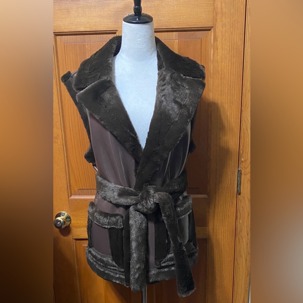 NWT Fashion Nova Faux Fur Shearling Vest - Picture 3 of 6